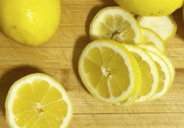 柠檬鸡爪的做法步骤（网红柠檬鸡爪最正宗的做法）(2)